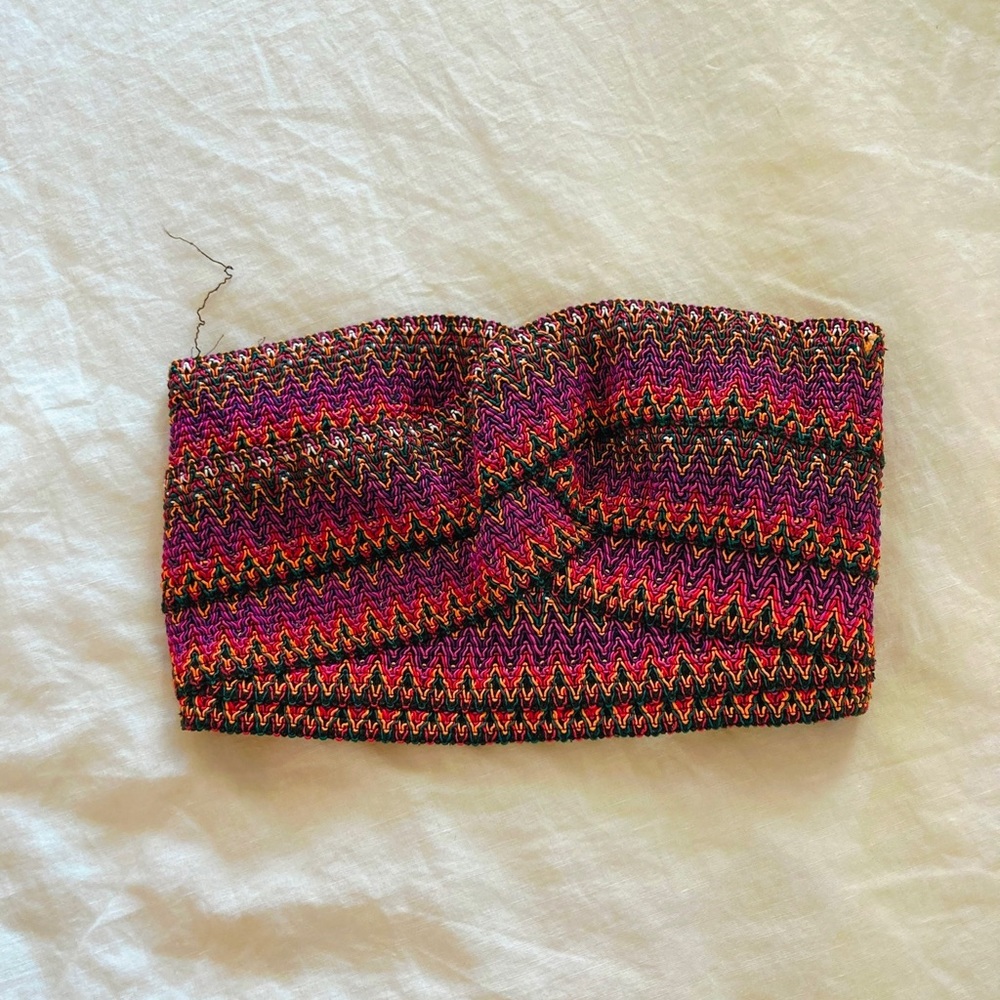Strapless colorful top